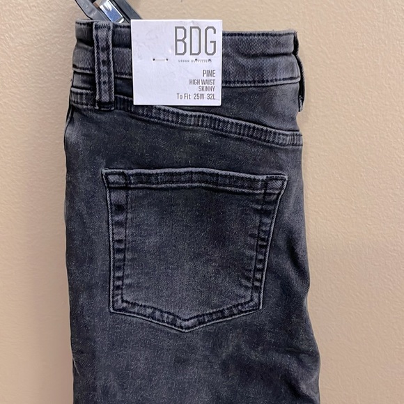 NWT BDG High-Waisted Skinny Straight Jean - Picture 4 of 4